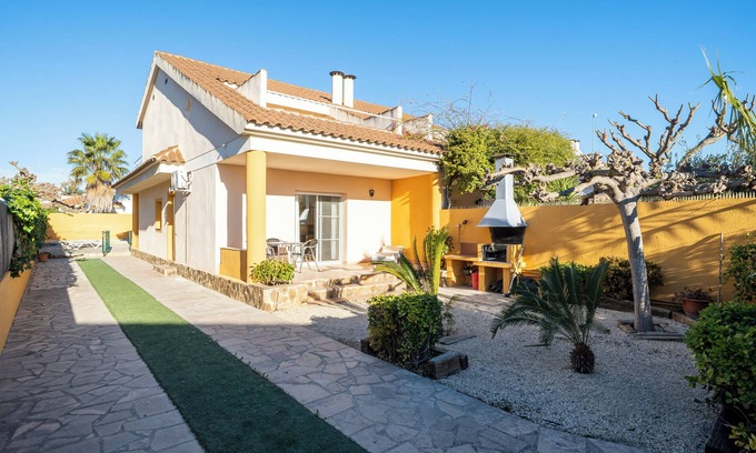 Riumar House | Holiday Home "Chalet l'alba" with Pool, Garden & Wi-Fi