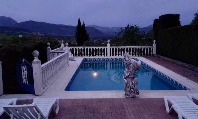 Prado del Rey House | Holiday Home El Parque de Isabel with Mountain View, Pool, Garden & Wi-Fi