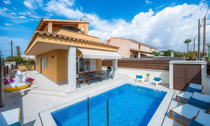 Sa Rapita House | Holiday Home 'Es Reco' with Private Pool, Wi-Fi and Air Conditioning