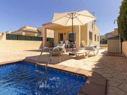 Riumar House | Holiday Home Flamenc 1 by Interhome