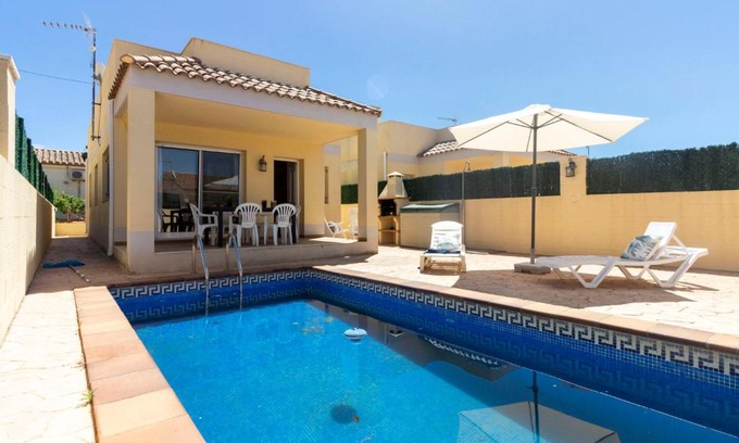 Riumar House | Holiday Home Flamenc 2 by Interhome