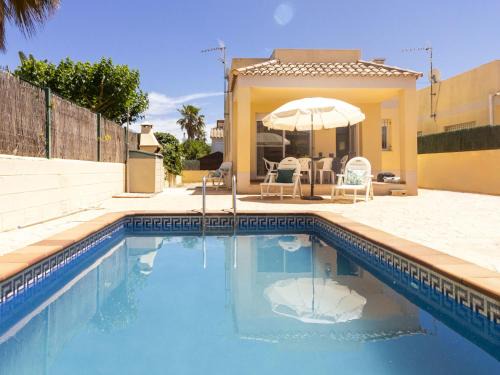 Riumar House | Holiday Home Flamenc 3 by Interhome