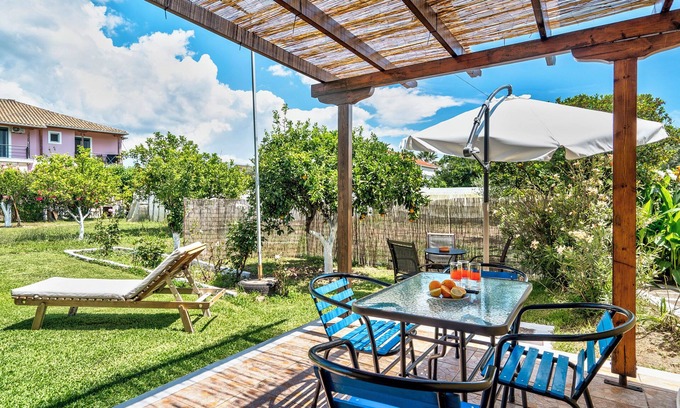 Lygia House | Holiday Home 'Garden House Lefkada' with Shared Terrace, Wi-Fi and Air Conditioning