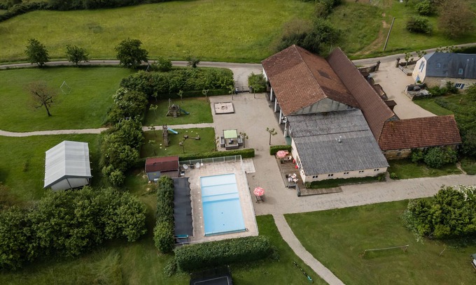 Jayac House | Holiday Home 'Gîte La Mauratie' with Shared Pool, Private Terrace and Wi-Fi