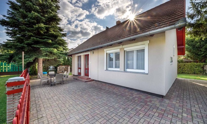 Balatonmariafurdo House | Holiday home near the center