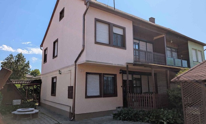 Balatonmariafurdo House | Holiday home near the beach and with a garden