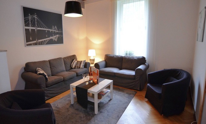 Bad Pyrmont Apartment | Holiday Home in Bad Pyrmont with Garden