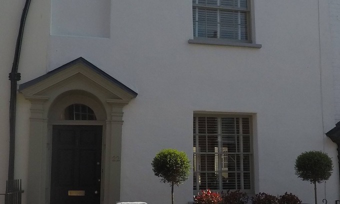 Exmouth House | Holiday Home in Central Exmouth Grade 2 listed character property, very charming