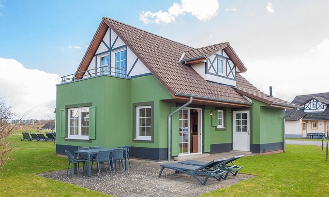 Ediger House | Holiday Home in Cochem with Garden Terrace