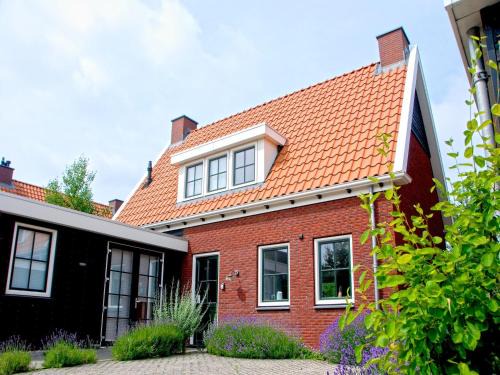 Colijnsplaat House | Holiday Home in Colijnsplaat