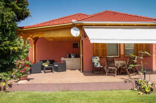 Balatonmariafurdo House | Holiday home in Balatonmariafürdo 39890