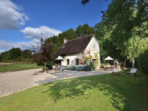 Le Chatelet House | Holiday Home in Le Châtelet with Pool