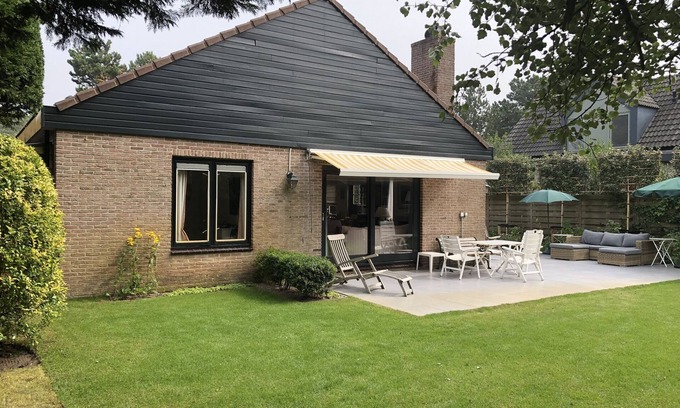 Bergen aan Zee House | Holiday Home in Bergen aan Zee with Terrace