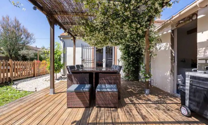 Carpentras House | Holiday Home in Provence, Garden & Swimming Pool