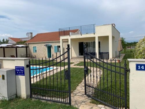 Murvica House | Holiday Home in Zadar with Private Pool