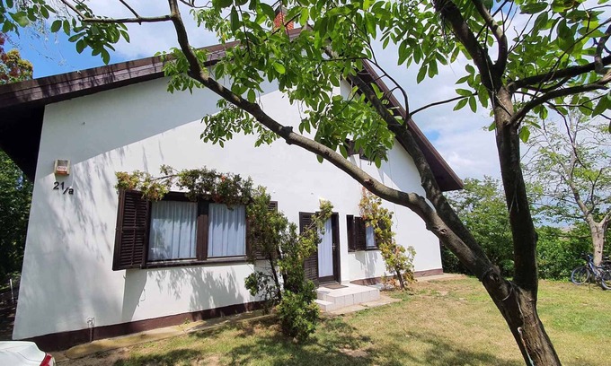 Zamardi House | Holiday home Just 50 meters from the shore