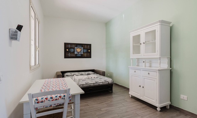 Mazara del Vallo Apartment | Holiday Home 'La Perla Di Mare - Ambra' with Shared Pool, Wi-Fi and Air Conditioning