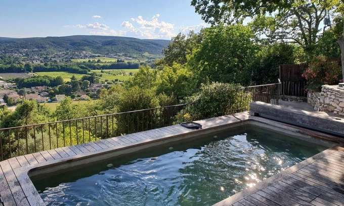 Cornillon House | Holiday Home 'La Gargouillette' with Private Pool, Private Terrace and Wi-Fi