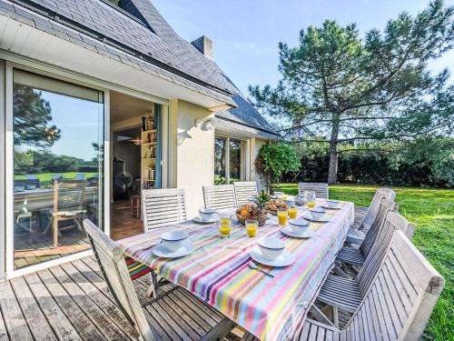Saint-Philibert House | Holiday Home Le Prado-1 by Interhome