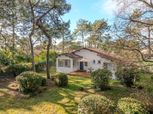 Mimizan House | Holiday Home Les Bruyères by Interhome
