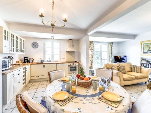 Grimaud House | Holiday Home Les Migraniers by Interhome