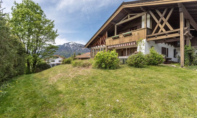 Unterwoessen House | Holiday Home 'Mit Bergpanorama' with Mountain View, Private Terrace and Wi-Fi
