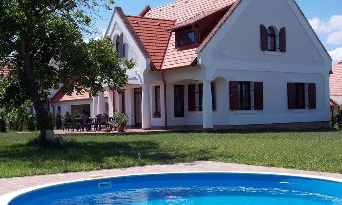 Nagyvazsony House | Holiday home mit Pool und Klimaanlage