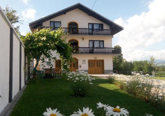 Sumece House | Holiday Home Nana