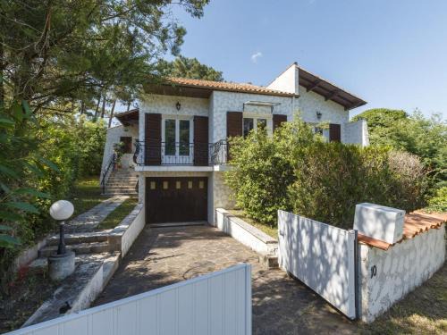 La Palmyre House | Holiday Home Parc de la Résidence by Interhome