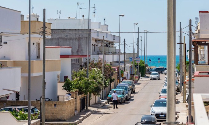Torre Mozza House | Holiday Home 'Primo Piano Vista Mare' with Private Terrace and Air Conditioning