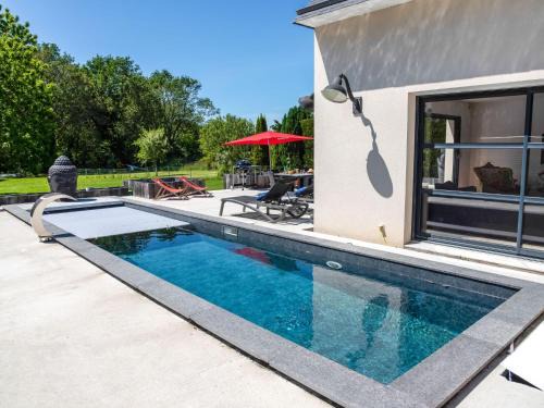 Carnac House | Holiday Home Quelvezin by Interhome