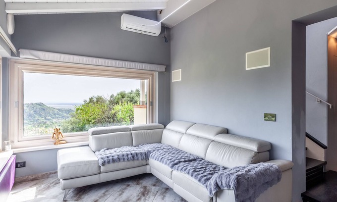Corsanico House | Holiday Home "Roberto Massarosa" with Sea View, Private Pool & Wi-Fi