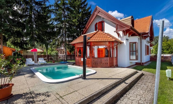 Balatonbereny House | Holiday Home Ruby 1 by Interhome