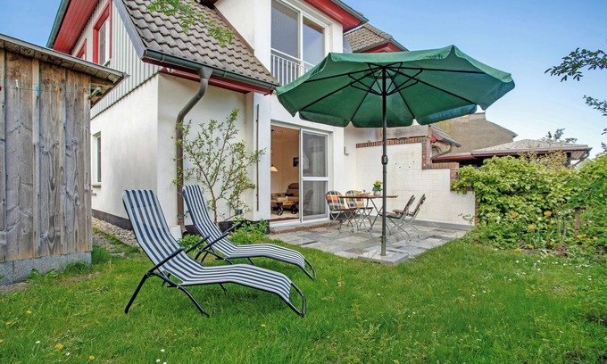 Wieck auf dem Darss House | Holiday Home 'Schilfblick' with Lake View, Private Terrace and Wi-Fi