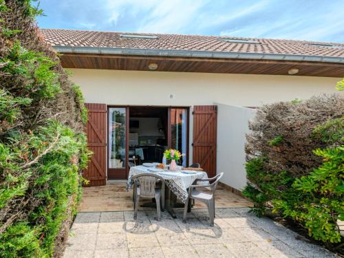 Mimizan-Plage House | Holiday Home Sicard-2 by Interhome