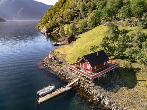 Vik House | Holiday Home Tor by Interhome