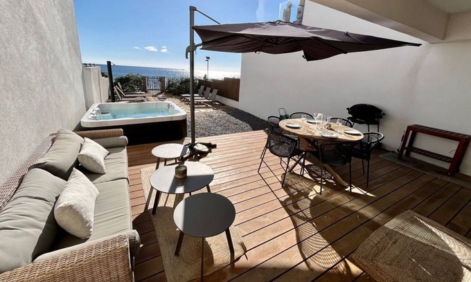 Cavaliere House | Holiday Home 'Villa Azur' with Sea View, Wi-Fi and Air Conditioning