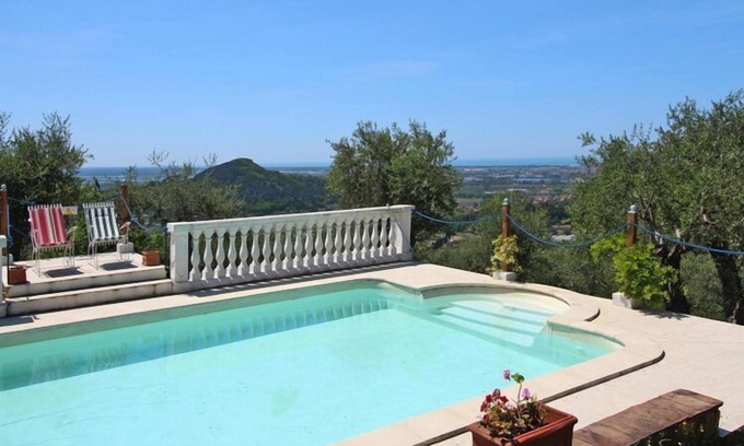 Massarosa House | Holiday home Villa del Pino, Massarosa