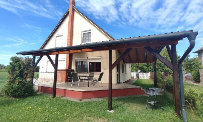 Balatonkeresztur House | Holiday home with garden, large terrace and barbecue facilities