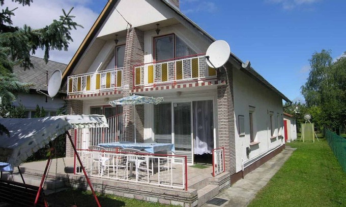 Balatonfenyves House | Holiday home with garden and terrace