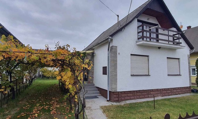 Balatonfenyves House | Holiday home with terrace