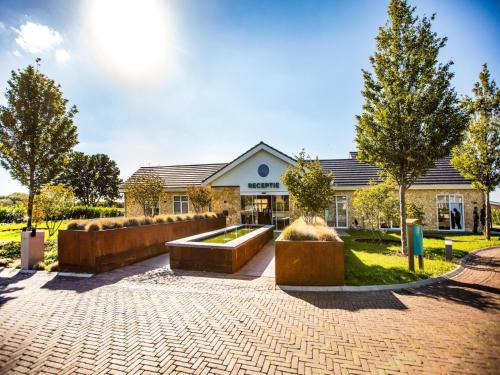 Gasthuis House | Holiday home with gas fireplace & bath
