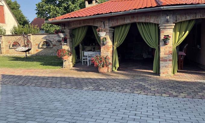 Balatonbereny House | Holiday home with washing machine and oven outside