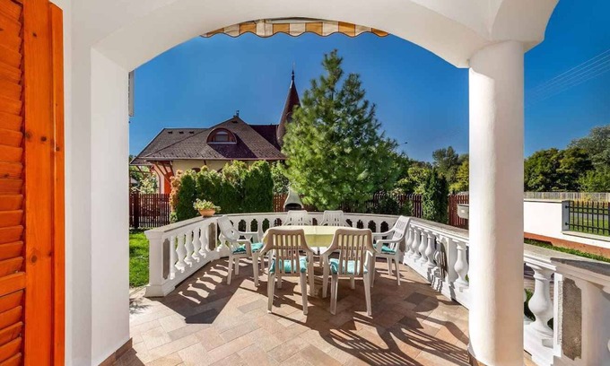 Balatonbereny House | Holiday home With nice furnishings, pool, air conditioning