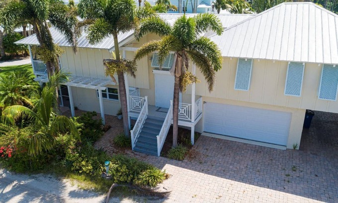 Bokeelia House | Holiday house Bokeelia for 1 - 8 persons with 3 bedrooms - Holiday house