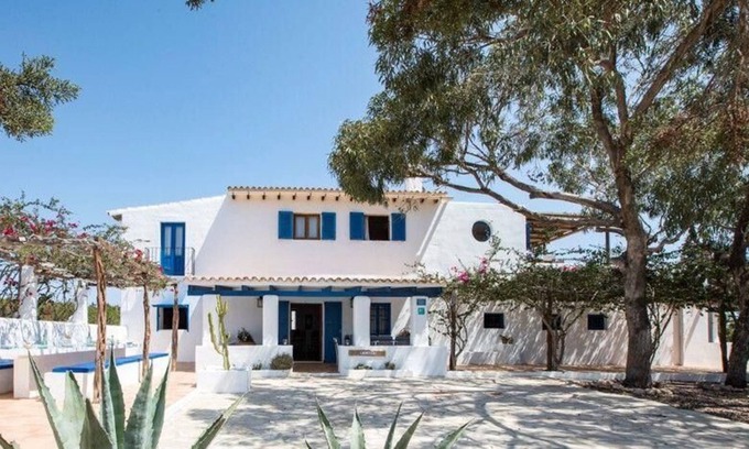 Formentera House | Holiday house Es Calo for 1 - 10 persons with 5 bedrooms - Holiday house