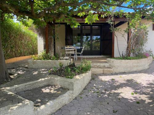 Vendres House | Holiday house Les Lauriers-roses 6 persons, 1 km from the beach