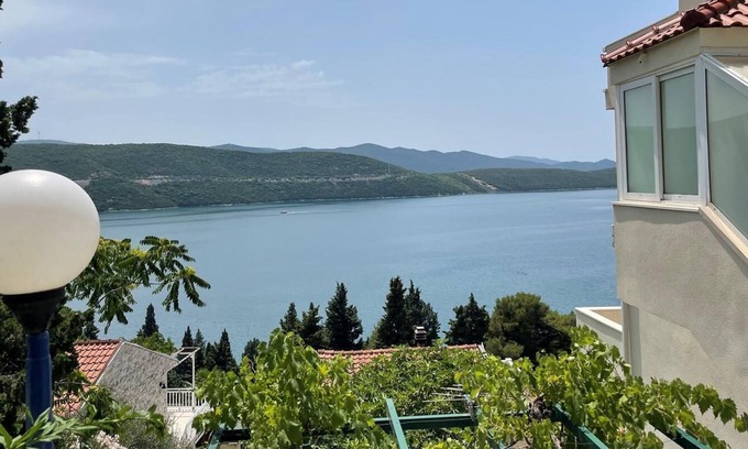 Neum House | Holiday house Neum for 8 - 12 persons with 5 bedrooms - Holiday home