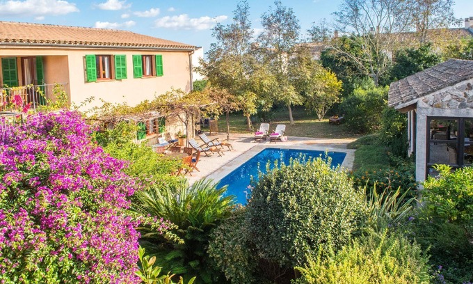 Petra House | Holiday house Petra for 1 - 12 persons with 6 bedrooms - Holiday home