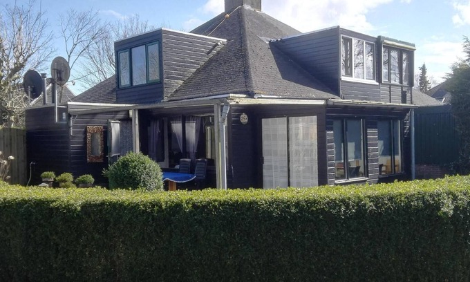 Stavenisse House | Holiday house Stavenisse for 1 - 6 persons with 3 bedrooms - Holiday home